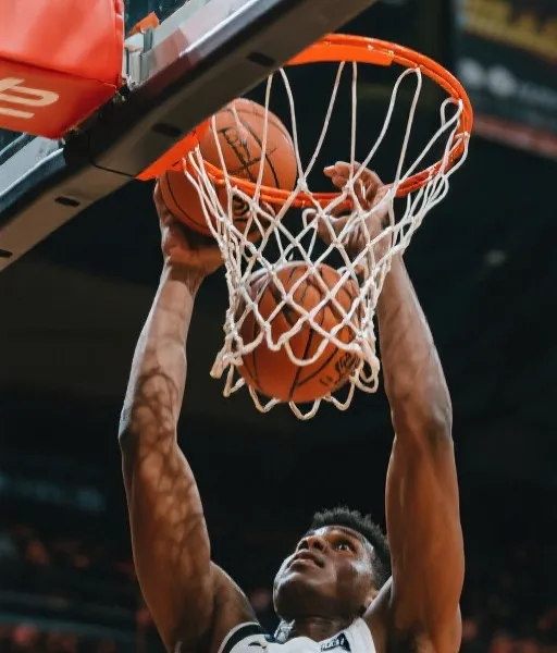 高清篮球赛事直播画面